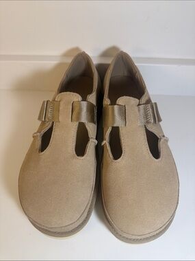 New UGG Goldenstar MaryJane Platform Sand Suede Shoes - Size 10